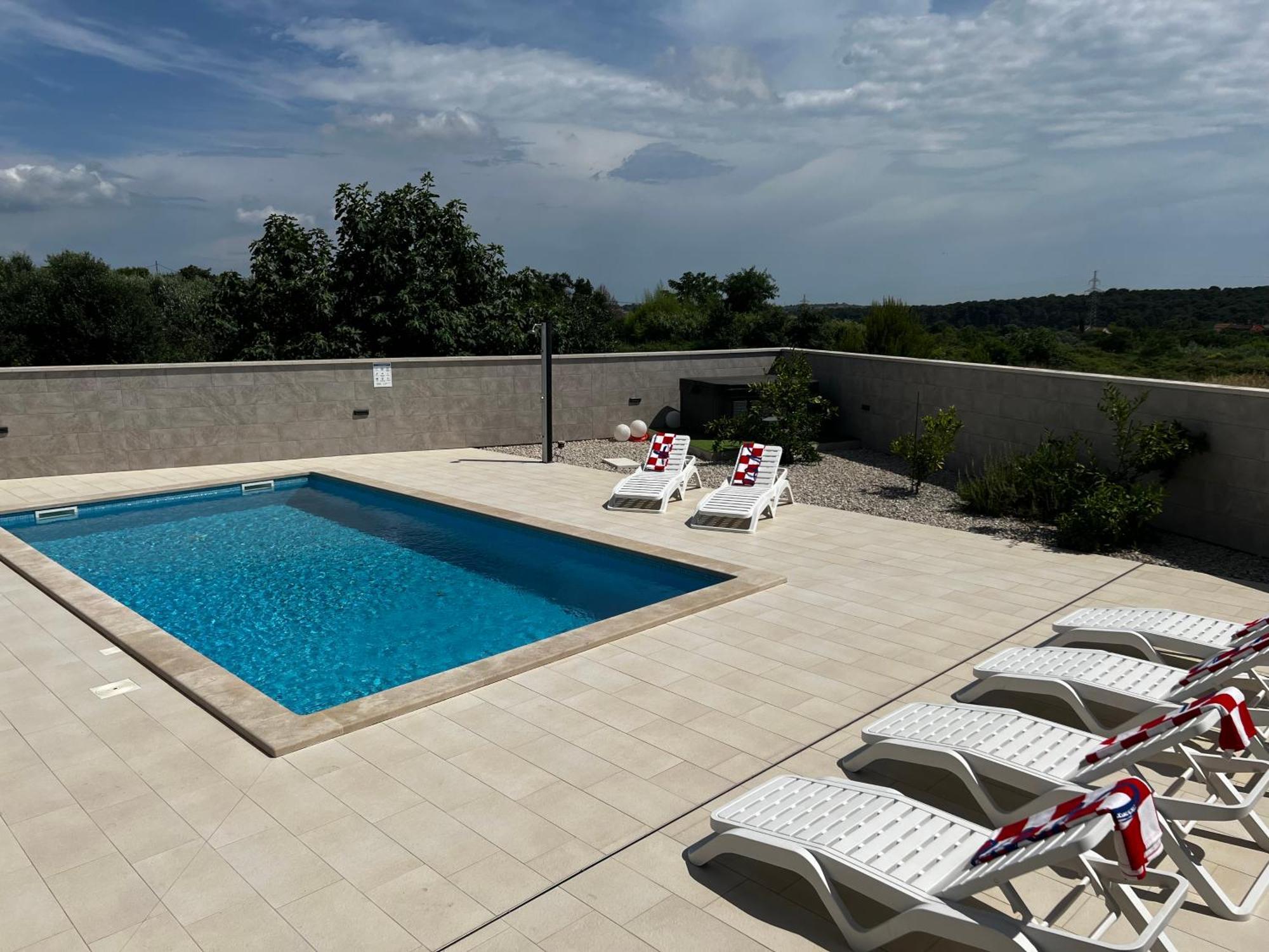Villa Mare - Modern Villa With Swimming Pool And Jacuzzi 普拉 外观 照片